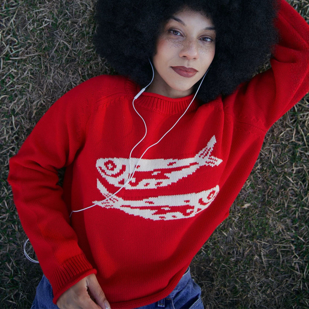 Loose long sleeved round neck pullover sweater